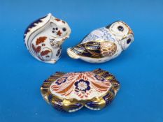 Three Royal Crown Derby paperweights com