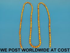 A Victorian amber necklace of 120 beads