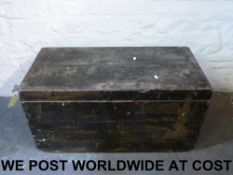 A painted chest / trunk (length 84cm, de