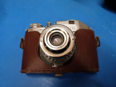 A quantity of vintage camera equipment t