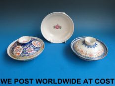 Two Chinese lidded rice bowls, one with