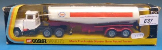 Corgi Major 1152 Mack Truck Petrol Tanke