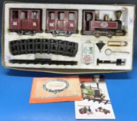 A Mamod 0 gauge live steam train set, wi