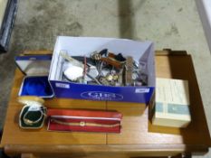 A quantity of mainly modern watches