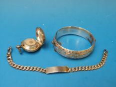 A hallmarked silver sovereign holder tog