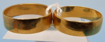 Two hallmarked 22ct gold wedding bands (