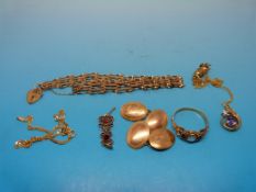 A 9ct gold gate bracelet with yellow met