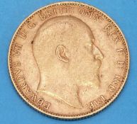 A 1904 gold full sovereign with Perth Mi