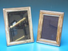 A modern hallmarked silver photograph fr