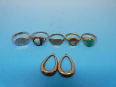 Two 9ct gold signet rings, a 9ct gold ca