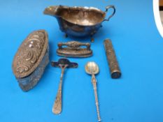 A hallmarked silver sauce boat (92g) tog