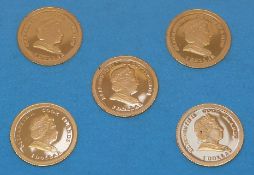 Five miniature cased gold coins each wei