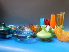 A quantity of glassware to include small