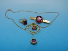 A suite of c1910 yellow metal jewellery