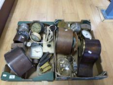 A quantity of various vintage clocks and