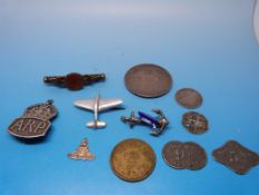 A 9ct gold Royal Artillery charm, brooch