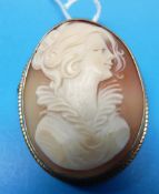 A Victorian cameo brooch in 9ct gold mou