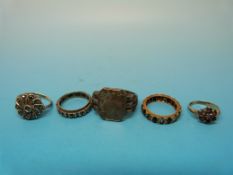 A 9ct gold and silver ring set with marc