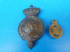 A Victorian martingale badge, together with an 'On War Service 1915' lapel badge