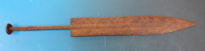 Roman iron Gladius short sword, 1st-3rd century AD, hand forged tapering blade with central rib,