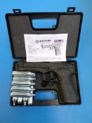 A Valtro .177 air pistol SNM04177 in original case with 10 new CO2 cartridges