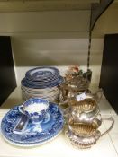 Blue and white Wedgwood plates, further ceramics and a plated tea set