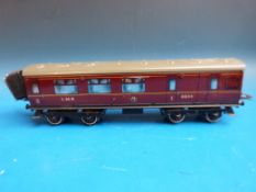 A pair of Hornby gauge No 2 corridor coaches c575