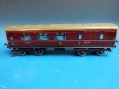 A pair of Hornby gauge No 2 corridor coaches c575