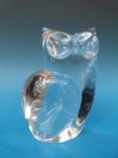 A clear glass Orrefors cat,