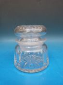 A White Star Line cut glass jar and lid with etched flag to side (10cm diameter)