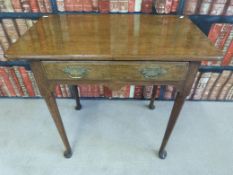 A Georgian mahogany lowboy with single drawer (W81, D44,