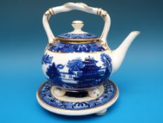 A Grainger and Co Worcester aesthetic period teapot and stand (18cm high)