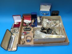 A quantity of watches,