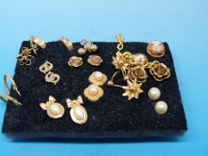 A collection of 9ct gold/ yellow metal earrings