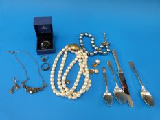 A collection of jewellery to include a Swarovski ring, faux pearls and matching earrings,