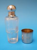 A ladies' silver hunting / hip flask with slip off cup to base (Ldn 1984) maker's mark rubbed but