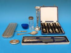 A cased set of Mappin & Webb hallmarked silver teaspoons (86g),