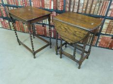 A small oak drop leaf table, width 60cm,