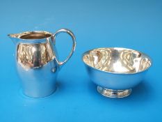 A Reed & Barton Paul Revere miniature milk jug and bowl (128g,
