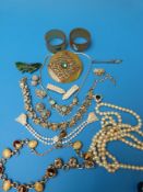 A collection of costume jewellery,