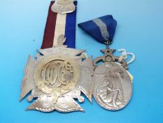 A large silver (Ldn 1905) medal with gilt central design UOCF Lodge 15,