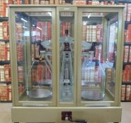 A large Avery DeGrave County Council of West Midlands 25kg beam scale in glass case with sash type