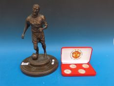A Manchester United bronze effect figure of Roy Keane limited edition 243/500 together with a