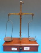 A mahogany cased De Grave Short & Co 2oz travelling apothecary beam scale