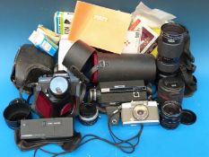 A Koniflex Autoflex T3 camera, Koniflex Zoom Hexanon AR80 - 200mm F3 5 lens,