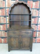 A small oak dresser (W91 x D43 x H181cm)