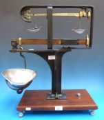 A set of W & T Avery 5lb ratio scales 12-1 and 144-1