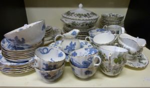 A quantity of Royal Worcester dinner and tea ware including dragon design and Lavinia pattern