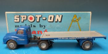 Spot-On by Tri-ang diecast model 1:42 scale Austin Prime Mover with articulated flat float in B.M.C.