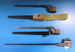 A WWII No 4 Mark II pig stick bayonet made by Singer, in scabbard,